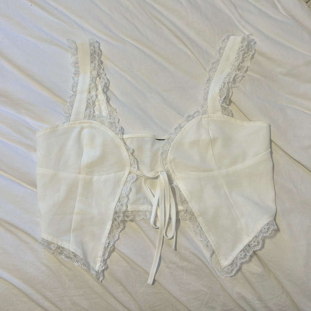 Elegant White Lace Trim Crop Top